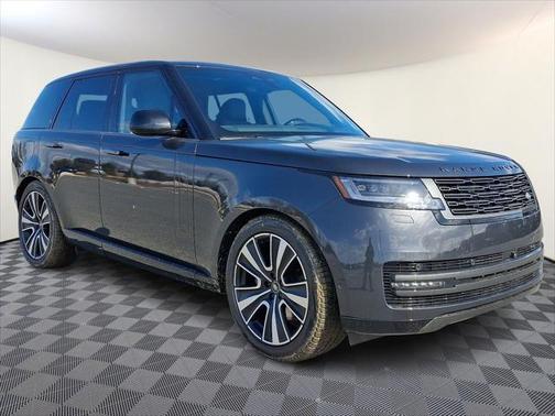 2025 Land Rover Range Rover P400 SE
