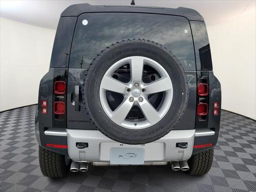 2024 Land Rover Defender 110 P500 SE