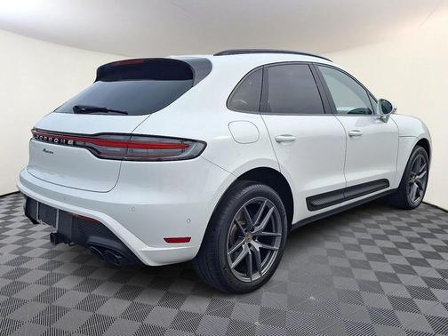 2023 Porsche Macan T