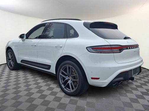 2023 Porsche Macan T