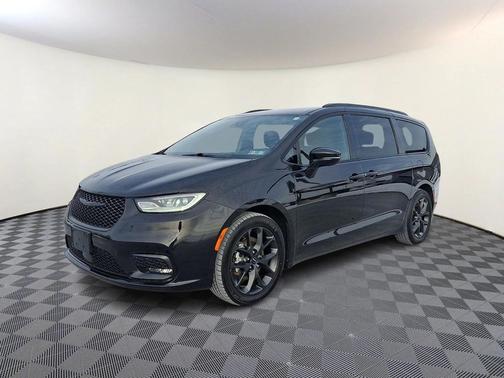 2021 Chrysler Pacifica Touring