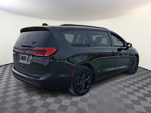 2021 Chrysler Pacifica Touring