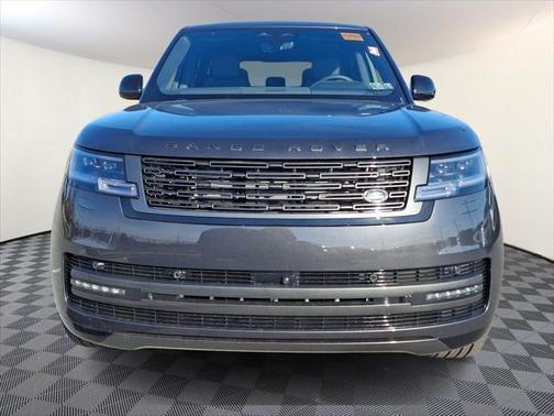 2025 Land Rover Range Rover P550e SE
