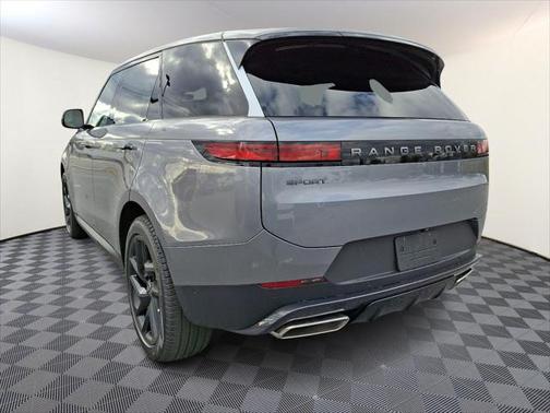 2025 Land Rover Range Rover Sport SE
