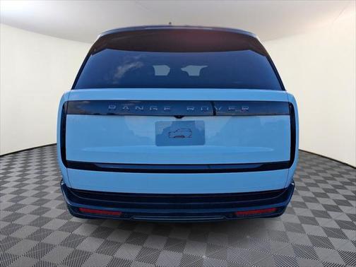 2025 Land Rover Range Rover P400 SE