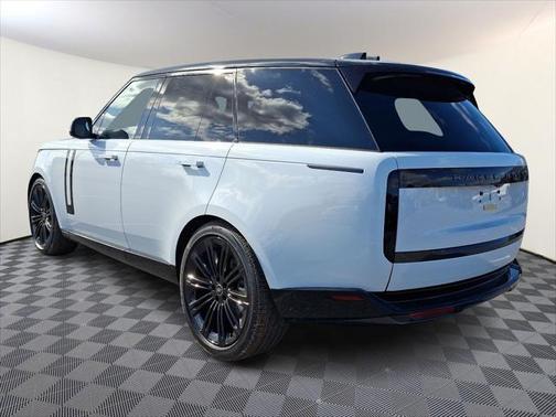 2025 Land Rover Range Rover P400 SE