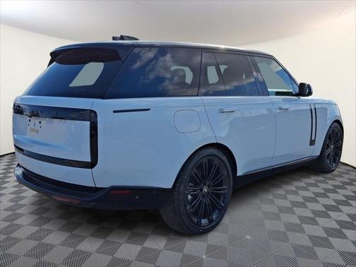 2025 Land Rover Range Rover P400 SE
