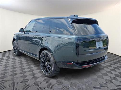 2025 Land Rover Range Rover P400 SE