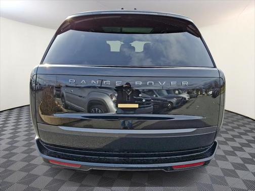 2025 Land Rover Range Rover P400 SE