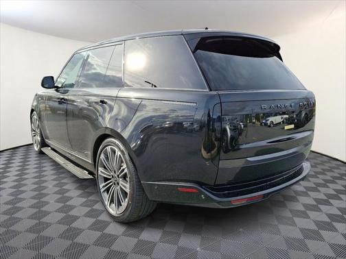 2025 Land Rover Range Rover P400 SE