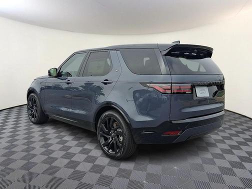 2025 Land Rover Discovery P300 Dynamic SE