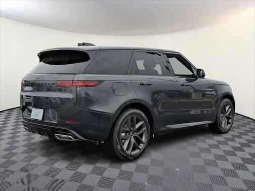 2025 Land Rover Range Rover Sport SE