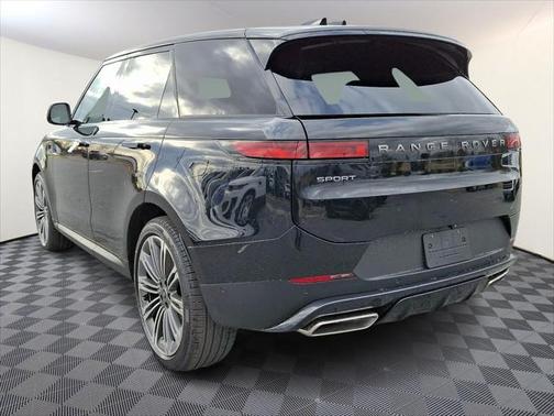 2025 Land Rover Range Rover Sport SE