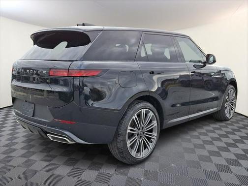 2025 Land Rover Range Rover Sport SE