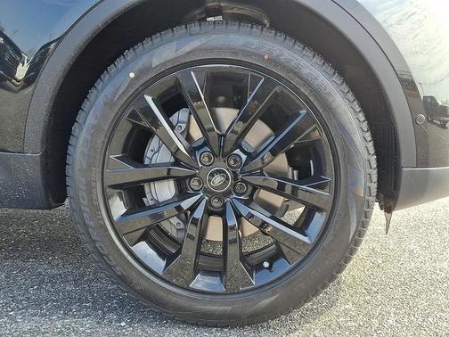 Santorini Black 2026 Land Rover Discovery S