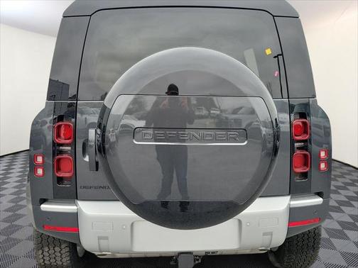 2024 Land Rover Defender 110 P400 S