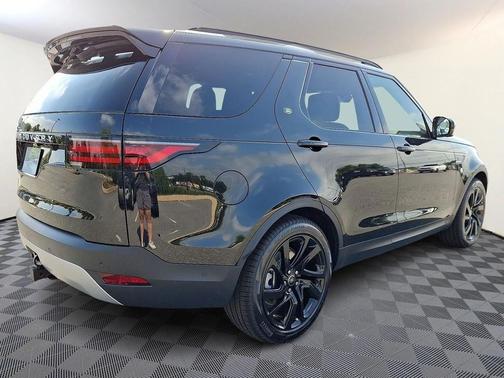 2025 Land Rover Discovery P300 S