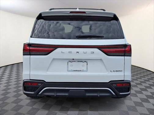 2022 Lexus LX 600 Base