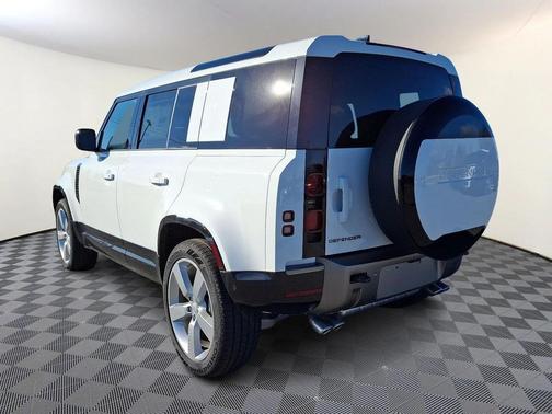 2025 Land Rover Defender 110 P500 X-Dynamic SE