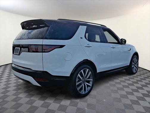 2025 Land Rover Discovery Dynamic SE