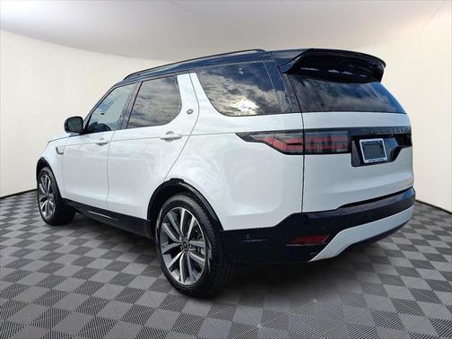 2025 Land Rover Discovery Dynamic SE