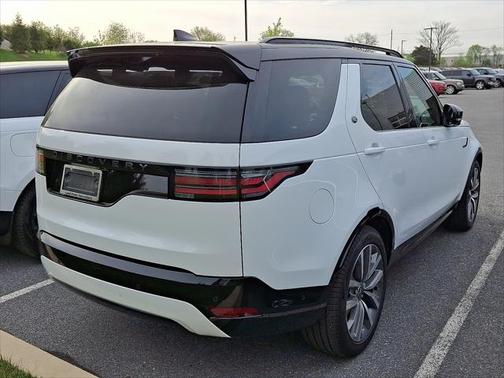 2025 Land Rover Discovery Dynamic SE