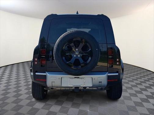 2025 Land Rover Defender 110 P300