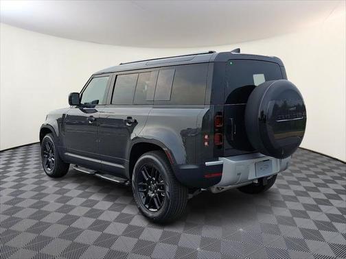 2025 Land Rover Defender 110 P300