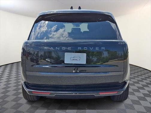 2025 Land Rover Range Rover P400 SE 7 Seat