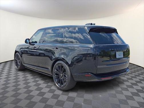 2025 Land Rover Range Rover P400 SE 7 Seat