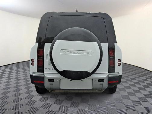 2025 Land Rover Defender 130 P300 S