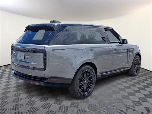 2025 Land Rover Range Rover P400 SE