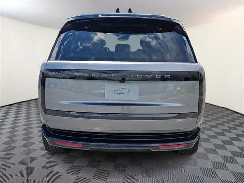 2025 Land Rover Range Rover P400 SE