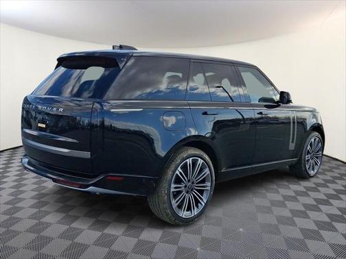 2025 Land Rover Range Rover P530 SE
