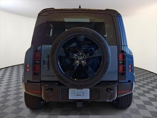 2024 Land Rover Defender 90 P400 X-Dynamic SE