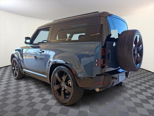 2024 Land Rover Defender 90 P400 X-Dynamic SE