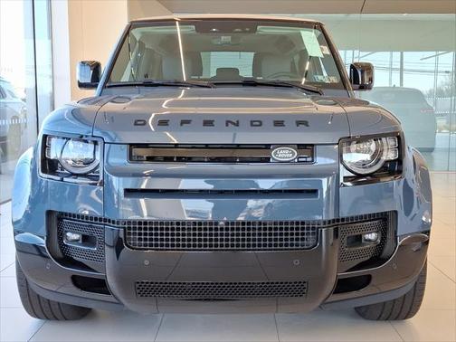 2024 Land Rover Defender 90 P400 X-Dynamic SE