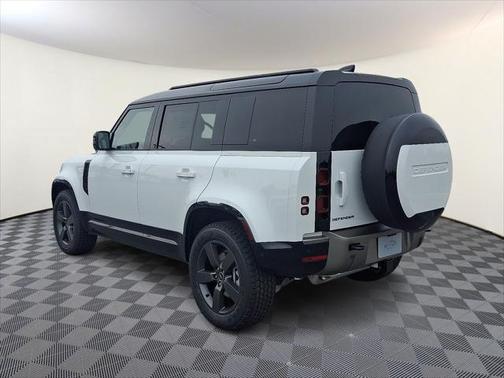 2025 Land Rover Defender 110 P400 X-Dynamic SE