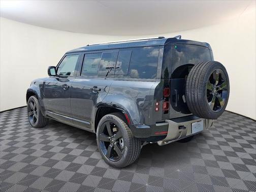 2025 Land Rover Defender 110 P400 X-Dynamic SE