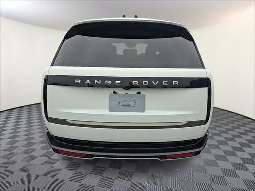 2025 Land Rover Range Rover P530 SE 7 Seat