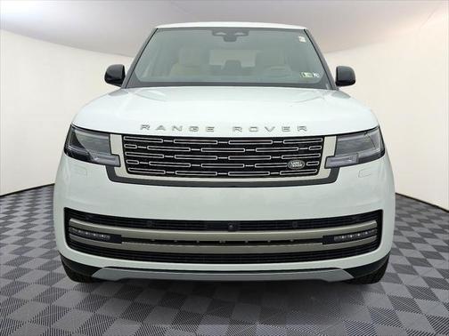 2025 Land Rover Range Rover P530 SE 7 Seat