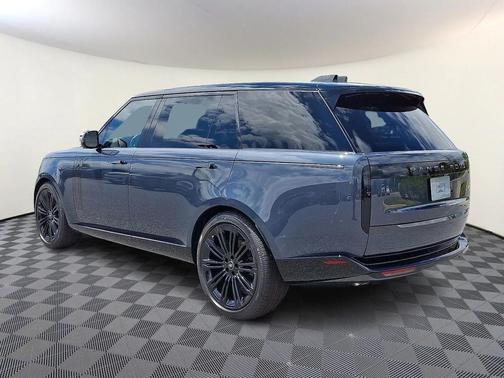 2025 Land Rover Range Rover P530 SE 7 Seat