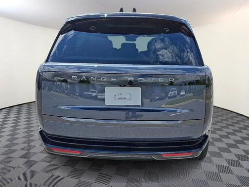 2025 Land Rover Range Rover P530 SE 7 Seat