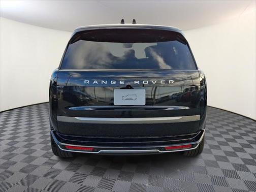 2025 Land Rover Range Rover P530 SE 7 Seat