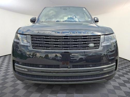 2025 Land Rover Range Rover P530 SE