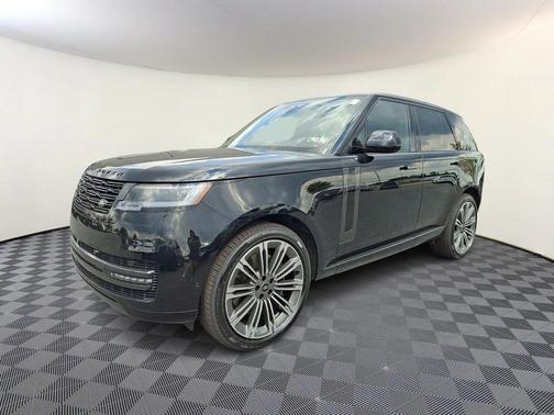 2025 Land Rover Range Rover P530 SE