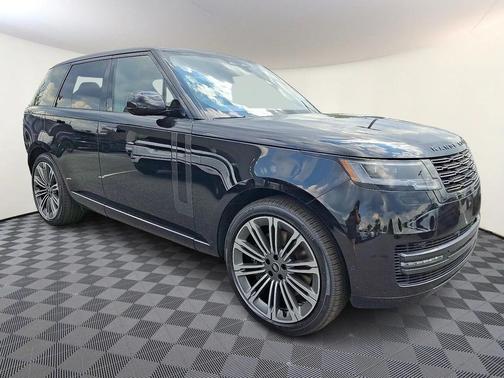 2025 Land Rover Range Rover P530 SE