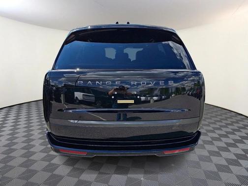 2025 Land Rover Range Rover P400 SE