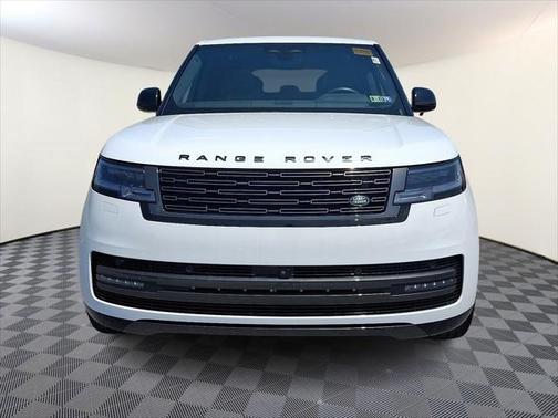 2025 Land Rover Range Rover P550e SE