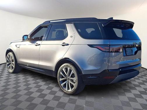 2025 Land Rover Discovery P300 Dynamic SE